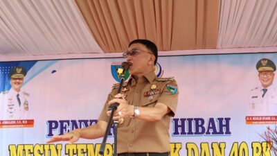 Bupati Hendrajoni Serahkan Hibah Sarana dan Prasarana Perikanan Tahun 2025