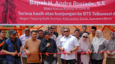 Bupati Solok Bersama Anggota DPR RI Andre Rosiade Resmikan BTS di Nagari Sumiso