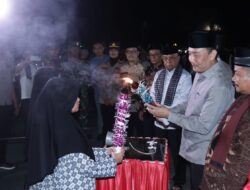 Wabup Agam Lepas Pawai Obor Takbiran Sambut Idul Adha 1446 H