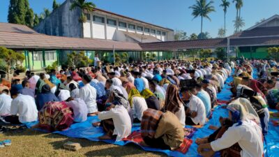 Wabup Lima Puluh Kota Hadiri Shalat Istisqa dan Tutup Kegiatan MPLS di SMKN 1 Guguak