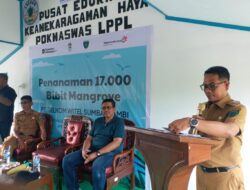 Telkom Regional Sumbar–Jambi Dukung Pengembangan Ekowisata Amping Parak Lewat Penanaman Mangrove