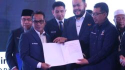 Terima SK di Rakerwil, Risnaldi Ibrahim Resmi Nahkodai DPD Nasdem Pesisir Selatan